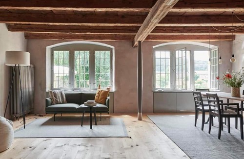 Muenchenwiler Apartment | Schlossgut Münchenwiler - Wohnung unten by Interhome
