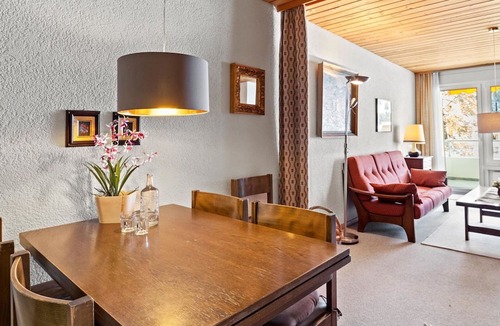 Parpan Apartment | Cosy apartment for 3 people with WIFI, TV and balcony