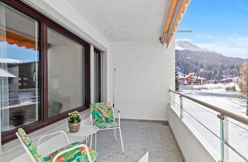 Parpan Apartment | Cosy apartment for 3 people with WIFI, TV and balcony