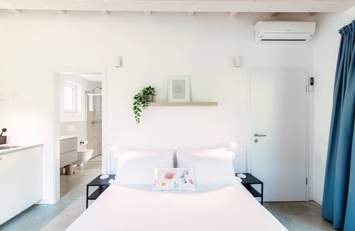 Origlio Apartment | Well-furnished studio apartment with small garden (Le Betulle Studio 4)