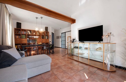 Lecco Apartment | Design Home Apartment with Balcony and Wi-Fi