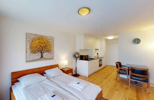 District 6 Apartment | Cute and central studio - Sun 11