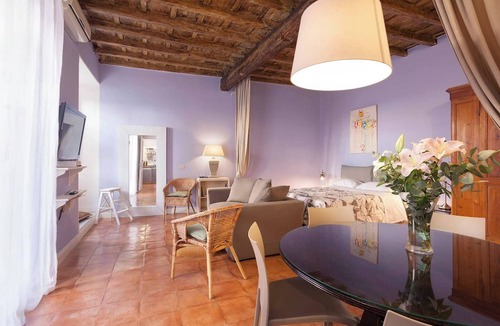 Navona Apartment | Matisse, charming, relaxing and quiet in the heart of Roma