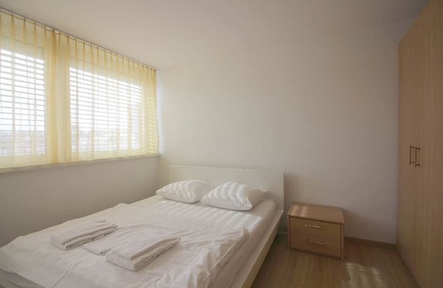 Oerlikon Apartment | Swiss Star Tower
