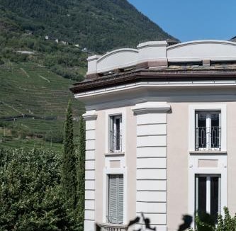 Tirano House | SapphireSuite - 2 min walk to Bernina Express