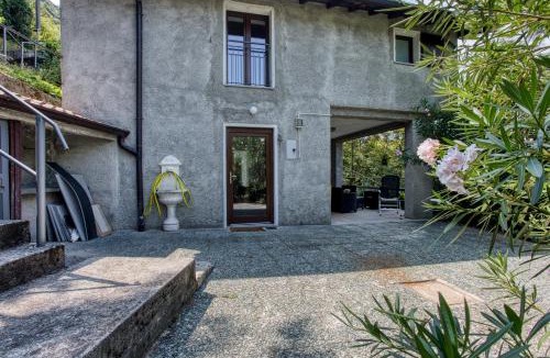 Fiumelatte Villa | L'Ago di Pino I Villa vista lago di Como