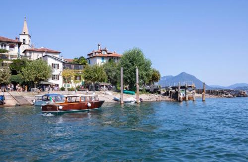 Someraro Apartment | Isola Bella: Lake Maggiore view Terrace in Stresa - Happy Rentals