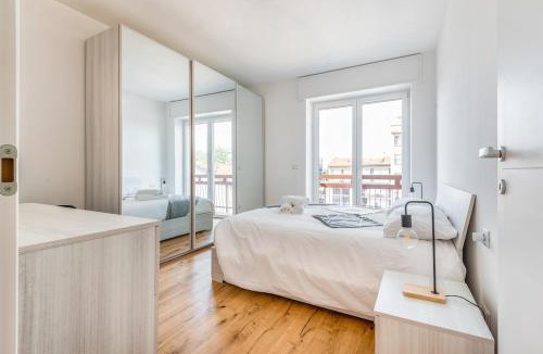 Busto Arsizio Apartment | Malpensa 10min&taxi service-LAKE15min-Balconyview