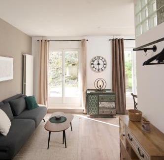 Neuchatel Apartment | AuxMoulins