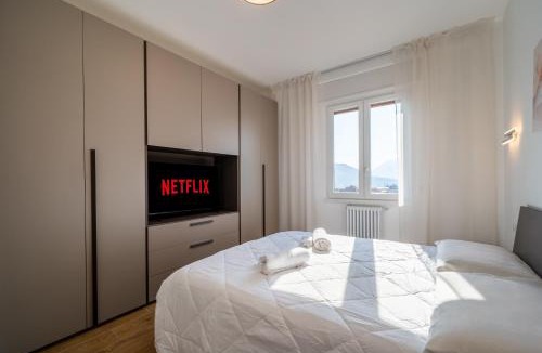 Lecco Apartment | Lake Como 5' - Mountain View - 10' Station - Wifi, AC