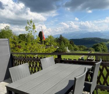 Hinwil Ski Chalet | Panorama-Chalet Unterbach