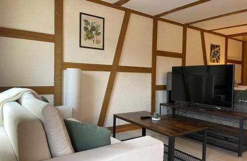 Oppligen Apartment | Studio with Kitchen & Parking near Thun and Bern