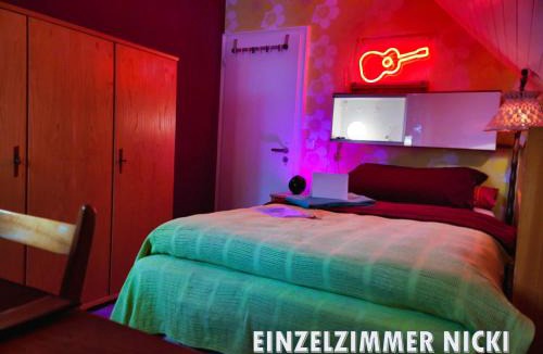 Menziken Bed & Breakfast | Villa Hühnerbunt Erica Arnold 5737 Menziken