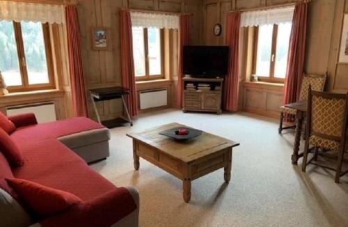 Bregaglia Apartment | Apartment Appartamento FAMIGLIA TONDINI by Interhome