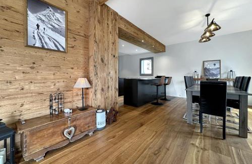 Lens Ski Chalet | Modern Home for 8 near Crans-Montana - Terrace - Fireplace