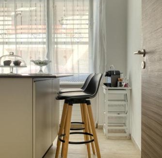 Arcegno Apartment | Elegant apartment with pool and parking