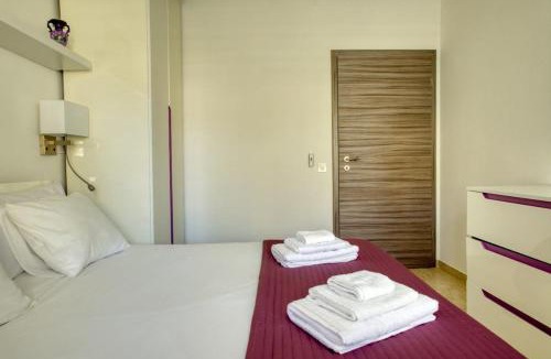 Arcegno Apartment | Elegant apartment with pool and parking