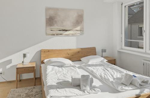 Sihlfeld Apartment | 1BR apartment with balcony - West 13