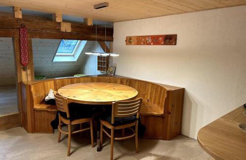 Walterswil Apartment | Familienferien in einem 200 Jahre alten Berner Bauernhaus