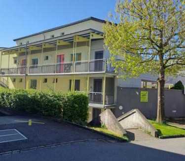 Uznach House | Zimmer möbliert in Uznach