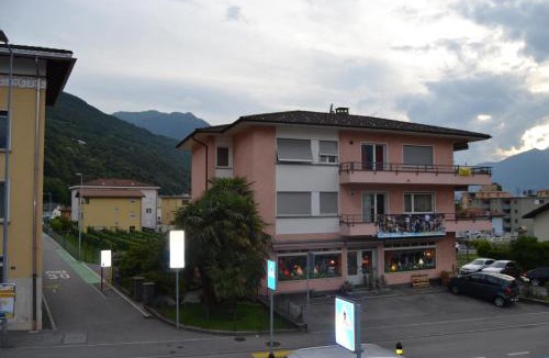 Cadenazzo Hotel | Osteria Centrale