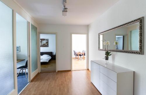 Hottingen Apartment | Bright one bedroom flat - Parkview 1