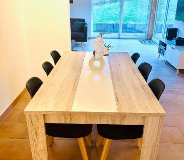 Val-de-Travers Apartment | Appartement duplex spacieux