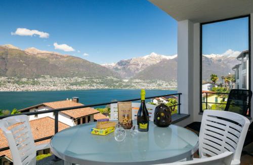 Piazzogna Apartment | Apartment Residenza Miralago Apt- B16 by Interhome