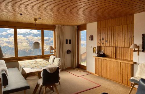 Tavanasa Apartment | Hoch über dem Rheintal