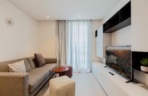 Massagno Apartment | Crystal Palace 1