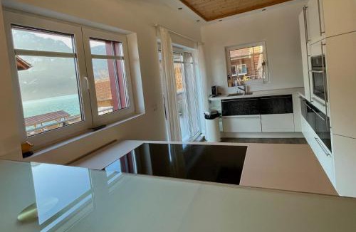 Brienz Apartment | Al Porto Fantastic Lake & Mountain View Apartment