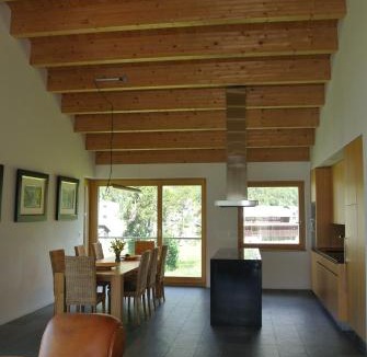Maloja Apartment | Chesa La Montanella - Ferienwohnung, Maloja