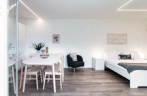 Montagnola Apartment | La Palma 3 by Quokka 360 - Lake View Studio with Private Terrace
