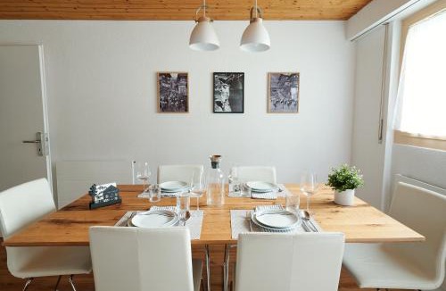 Fiesch Apartment | Ferienwohnung - 100m von der Talstation Aletsch Bahnen und Bahnhof Fiesch, BESTE Ausgangslage