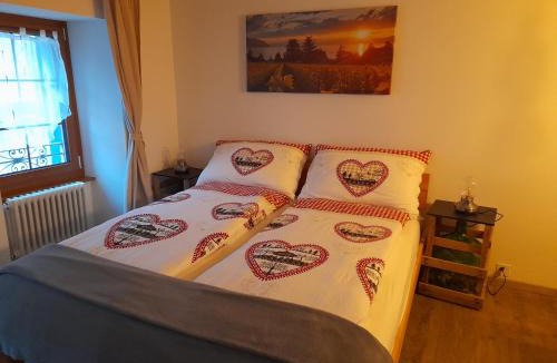 Villeneuve Apartment | Studio chez un vigneron au village au 2ème étage sans ascenseur