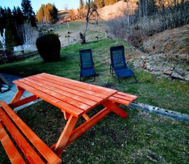 Plaffeien Apartment | Ferienwohnung im Chalet am Bach