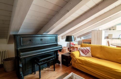 Novazzano Bed & Breakfast | Castello di Brusata Apartment by Quokka 360 - romantic flat with pool