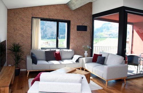 Disentis Apartment | 3,5 Zimmer Dachwohnung: Modern, komfortabel, zentral, mit Bergsicht