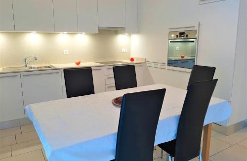 Roveredo Apartment | San Giulio Roveredo