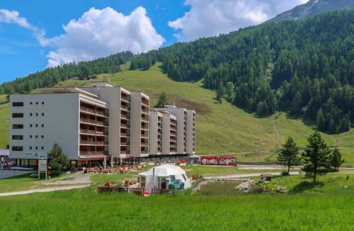 Noveli Apartment | Apartment Rosablanche D35 by Interhome