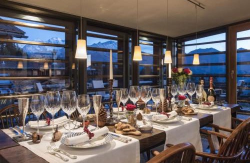 Bagnes Ski Chalet | Artsy Luxurious Ski-In-Out-Chalet