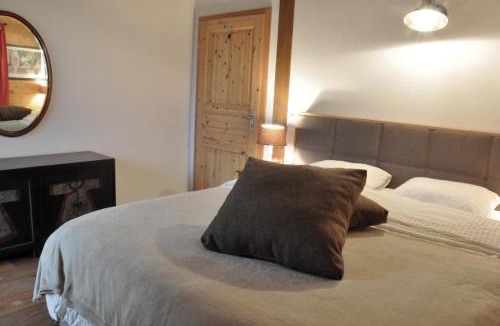 Ormont-Dessus Ski Chalet | Chalet Edelweiss Stunning Glacier View