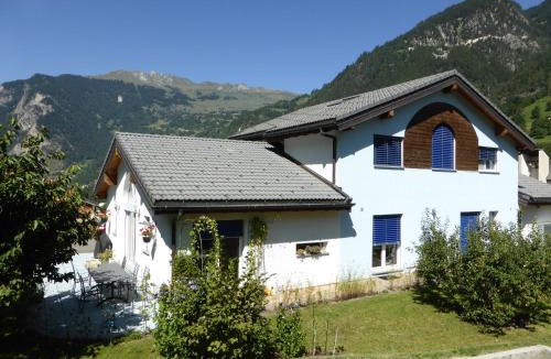 Bruson Bed & Breakfast | B&B Les Acacias