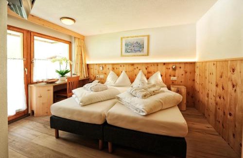 Ravaisch Hotel | Alpin Sporthotel Bündnerhof