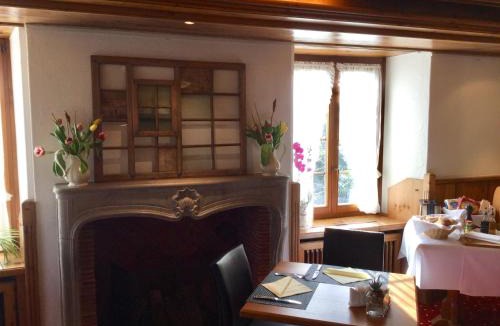 Suhr Hotel | Hotel zum Kreuz