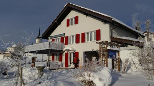 Les Breuleux Apartment | appartement "bellevue"