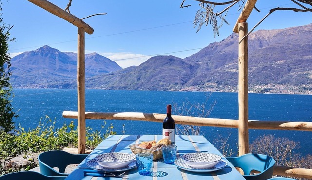 Beautiful apartment in villa for 2 guests with A/C, WIFI, TV, terrace, pets allowed and parking