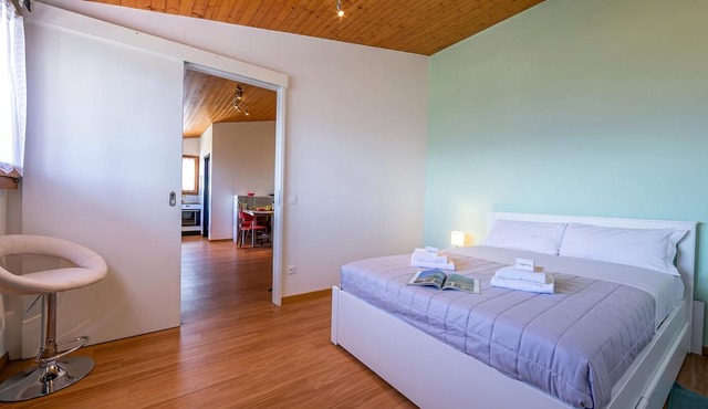 Petit Cadeau With Terrace and Private Garden
