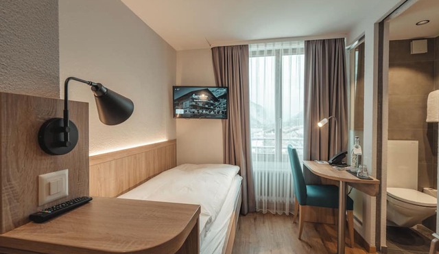 Matterhorn Inn - Wellness & Dining - at Zermatt Shuttle Station