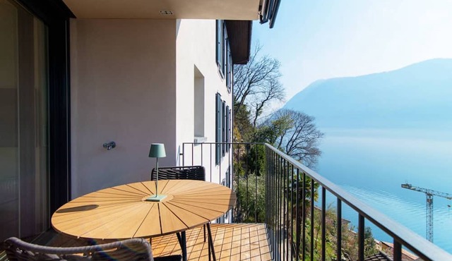 A two-bedroom apartment with stunning lake view in Gandria (UNIQUE GANDRIA 3)